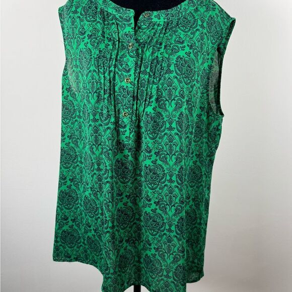 Banana Republic Tops - Banana Republic Green Sleeveless Blouse with Mandarin Collar